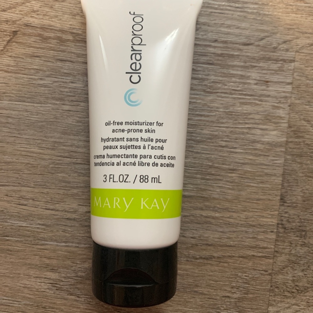 Oil free moisturizer for acne prone skin
